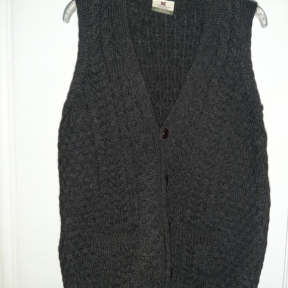 Carraig Donn Button Front New Wool Sweater Vest/Waistcoat - Picture 4 of 8